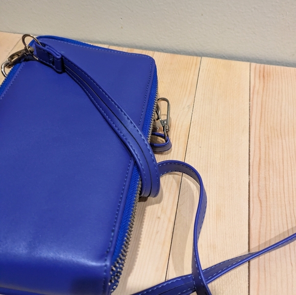 Vibrant Blue Crossbody Bag 8x5 - Picture 9 of 9